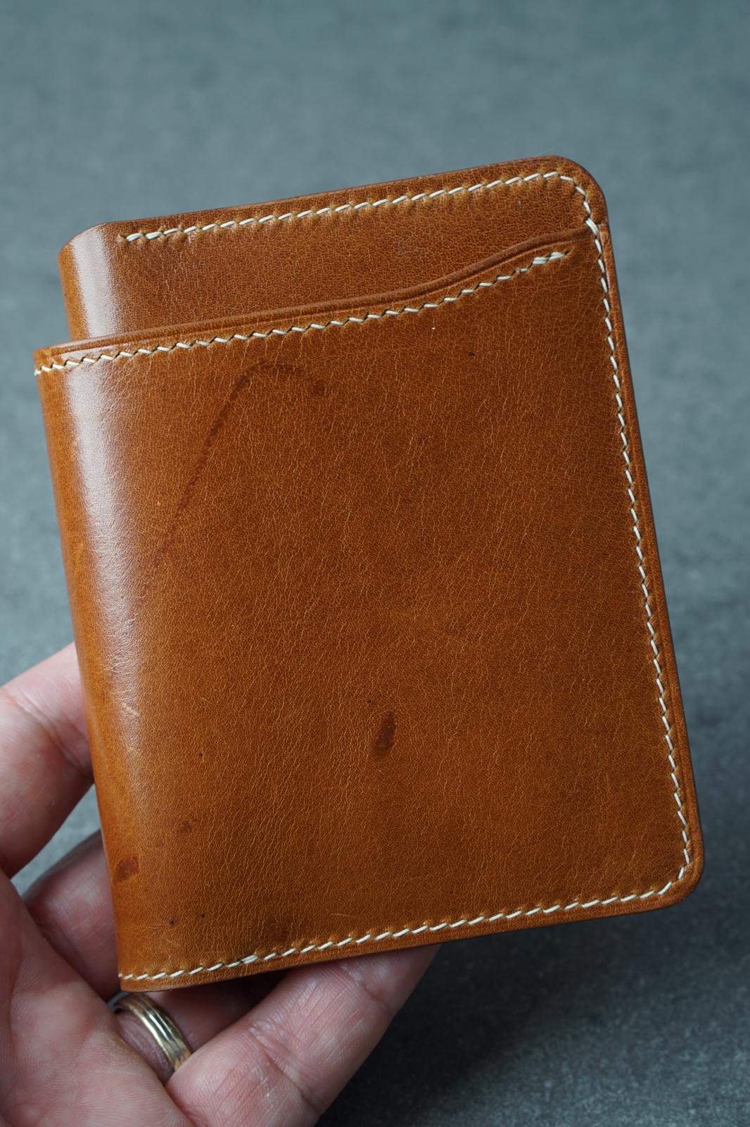 Portofel din piele lucrat 100% manual din piele naturală, Maro