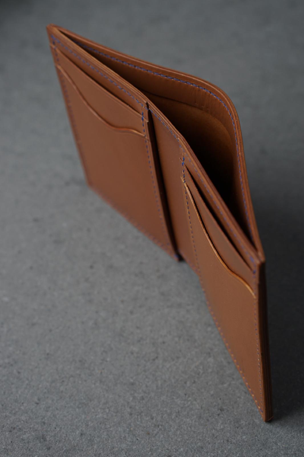 Portofel din piele lucrat 100% manual din piele