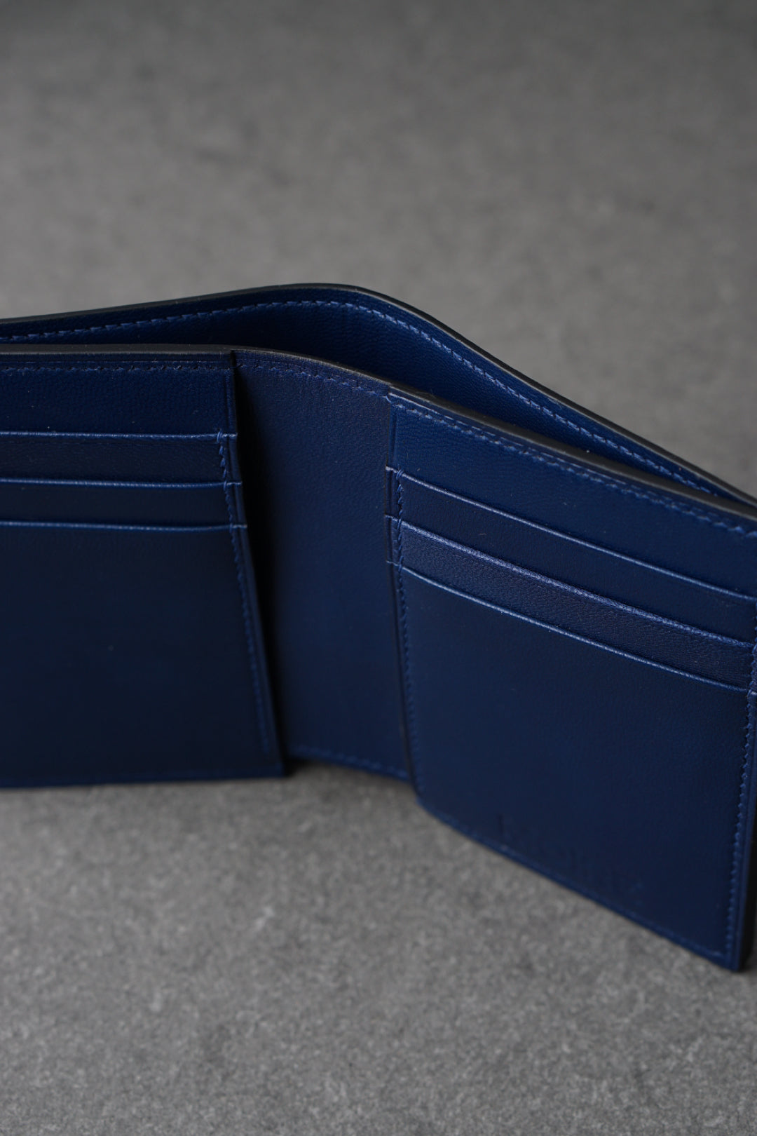 Portofel din piele lucrat 100% manual din piele naturală, Albastru