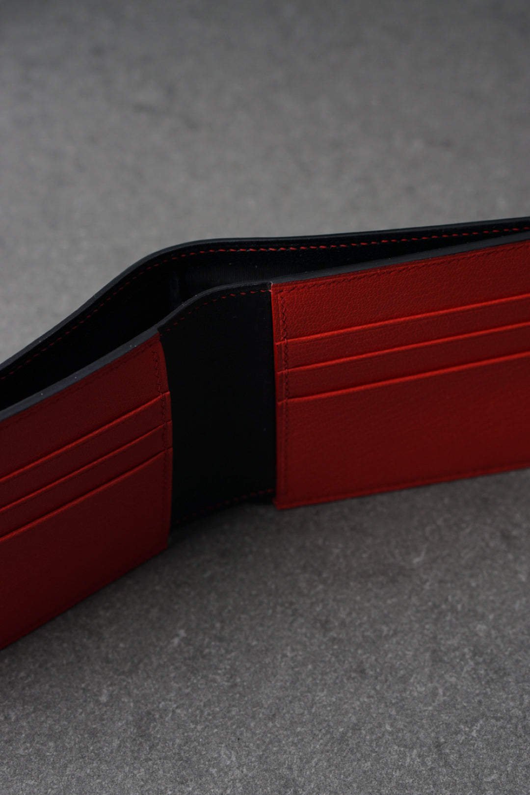 Portofel din piele lucrat 100% manual din piele naturala, Negru + rosu