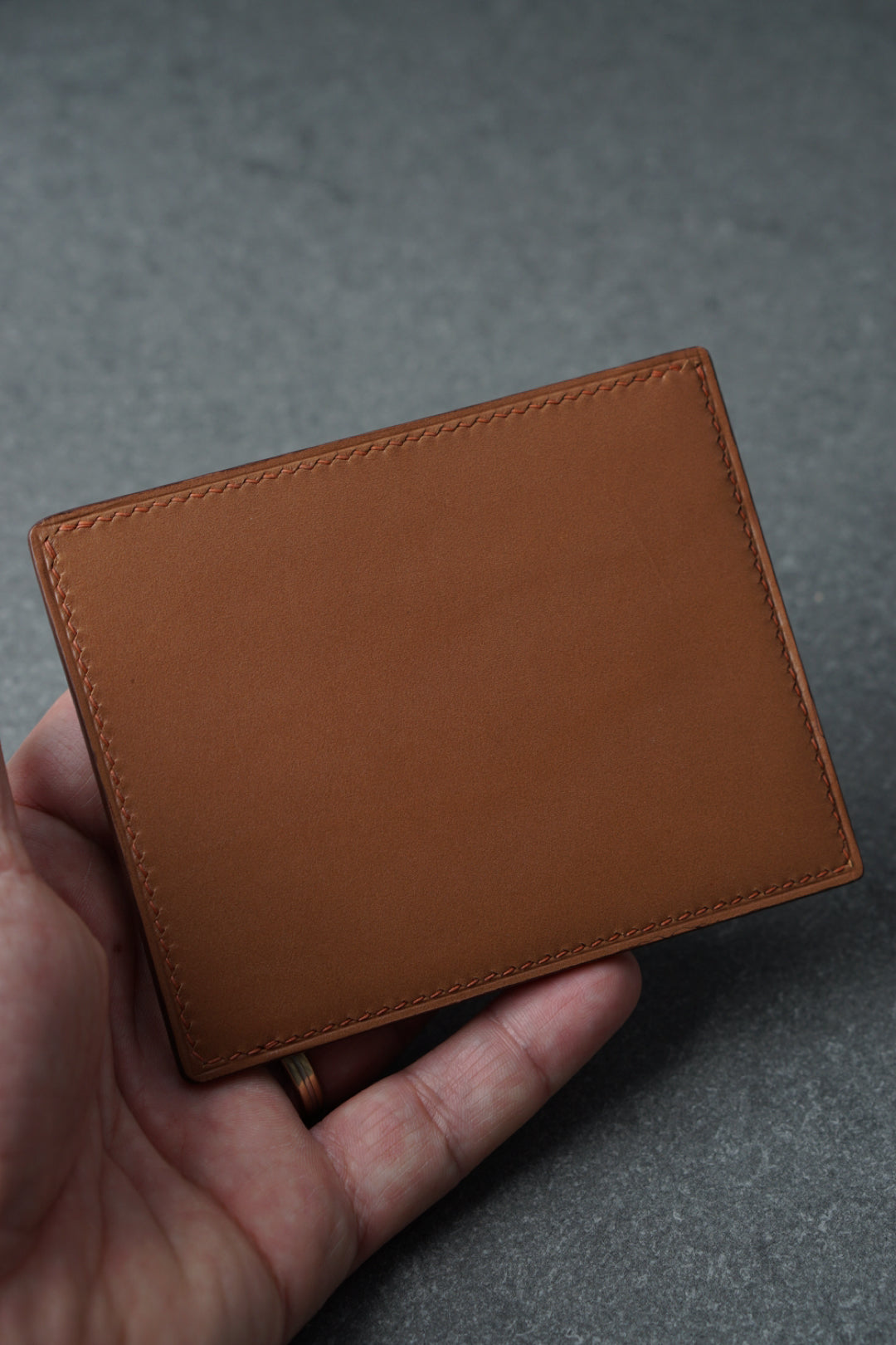 Portofel din piele lucrat 100% manual din piele maro deschis