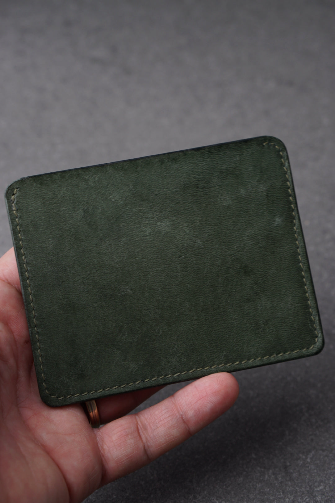 Portofel din piele lucrat 100% manual din piele verde