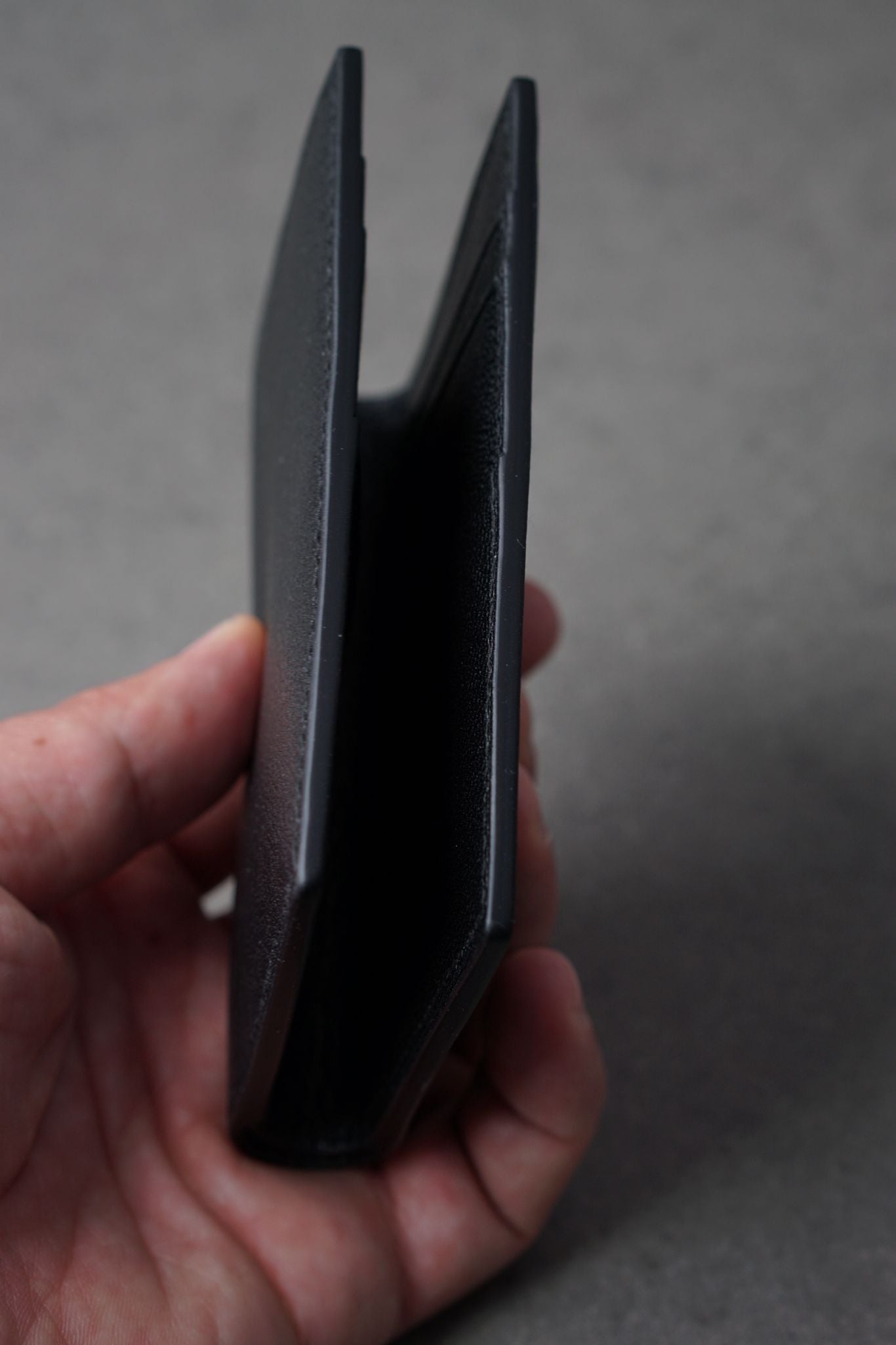Portofel din piele lucrat 100% manual din piele naturală, Negru