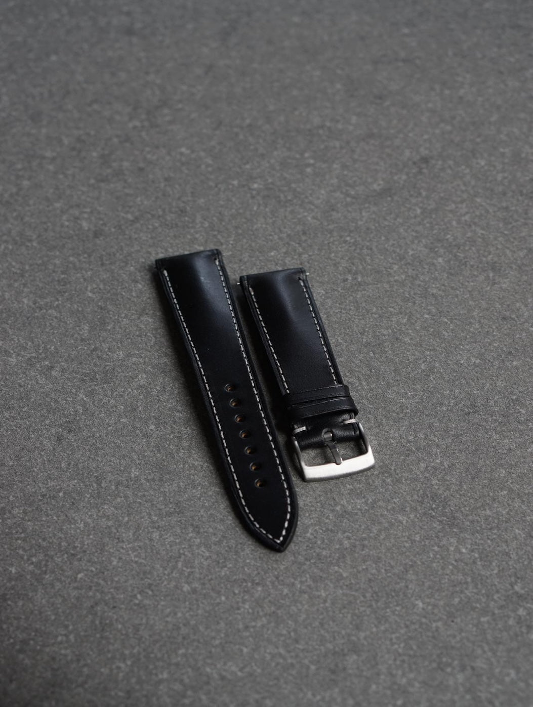 Curea de ceas profil Bombat din piele full-grain neagra Buttero + Zermatt
