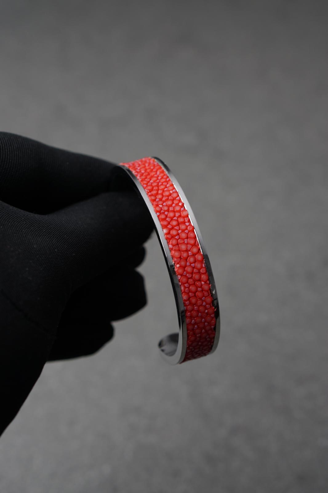 Bratara dama din inox 316 L cu insertie de piele rosie