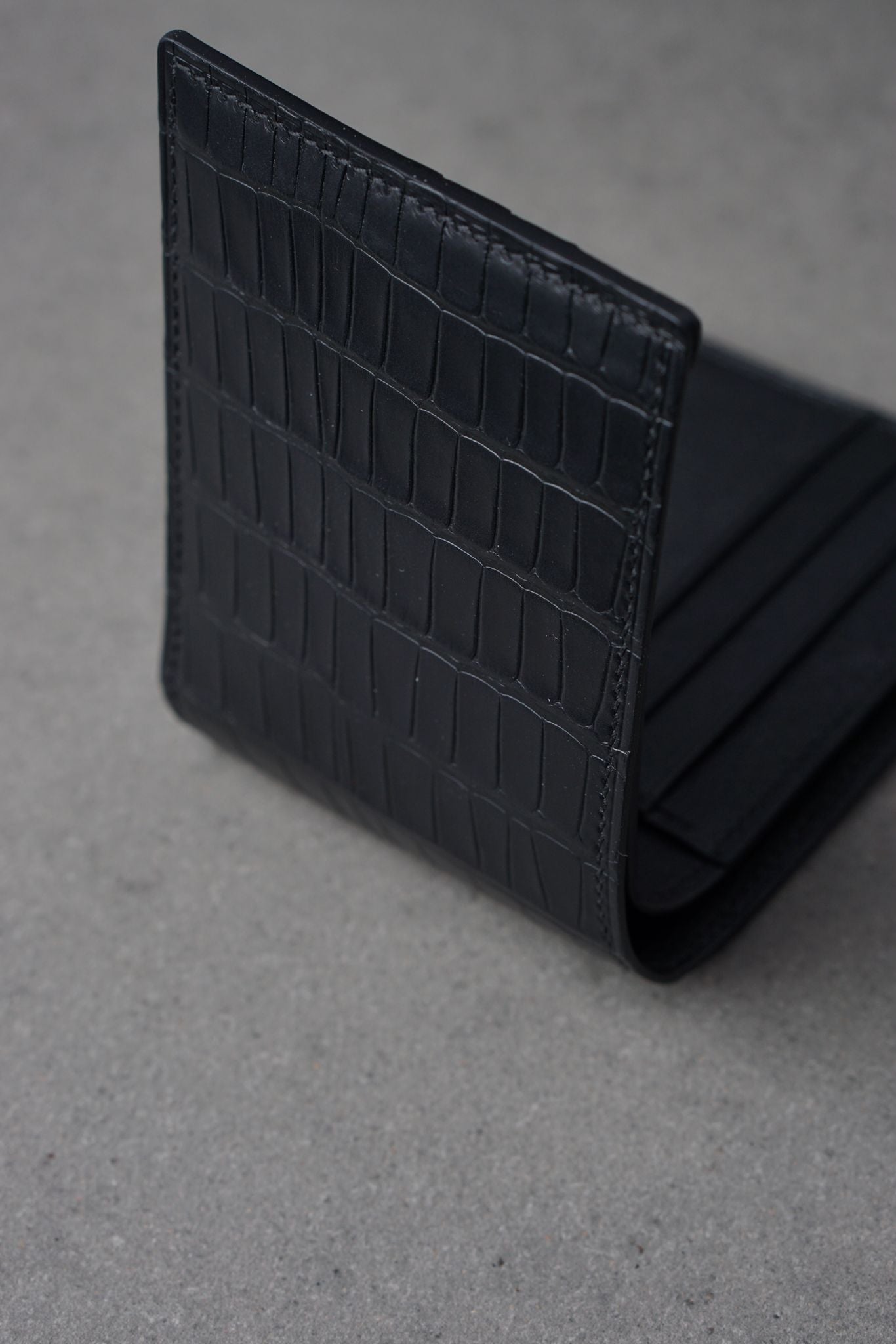 Portofel din piele de ALIGATOR lucrat 100% manual, Negru