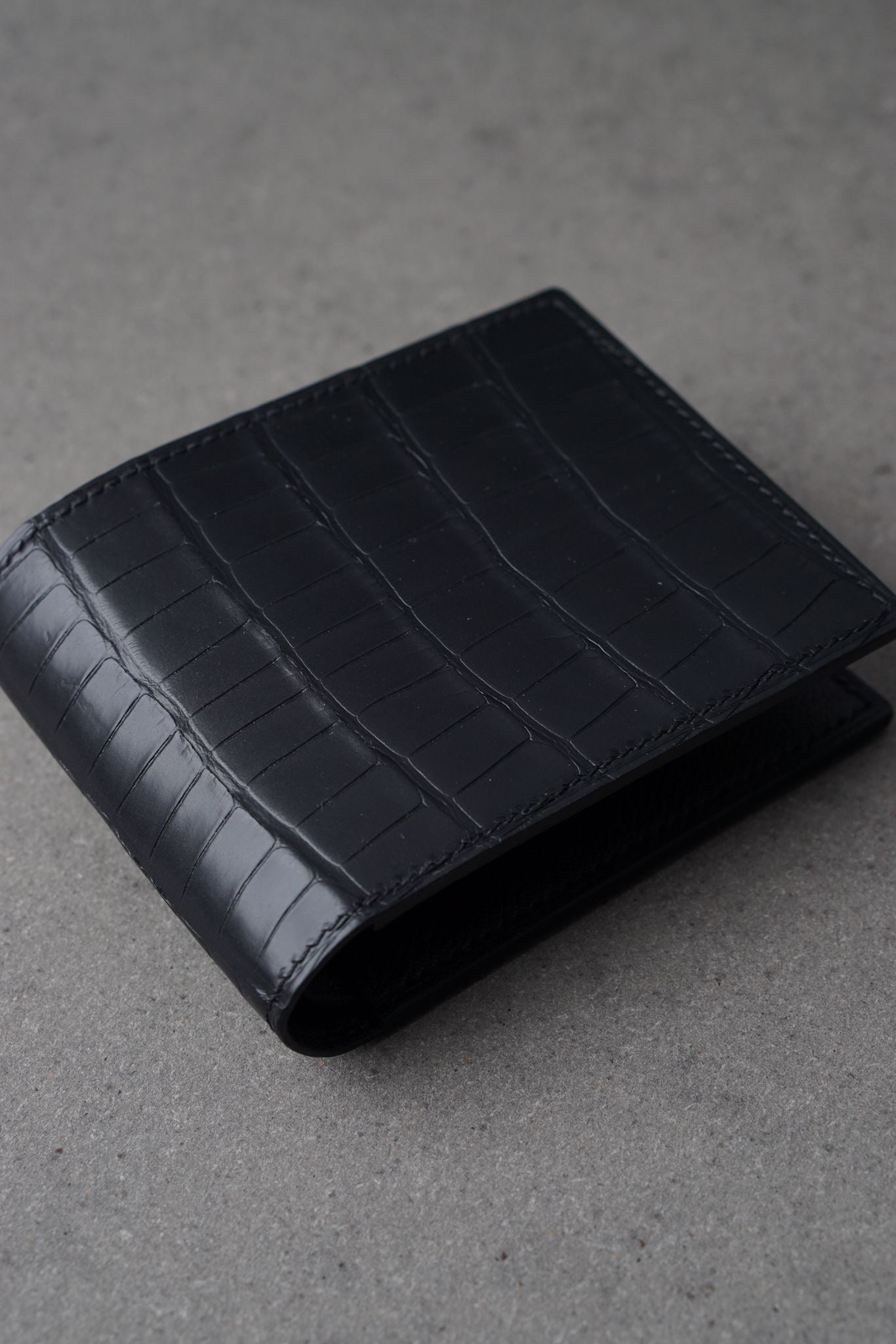 Portofel din piele de ALIGATOR lucrat 100% manual, Negru