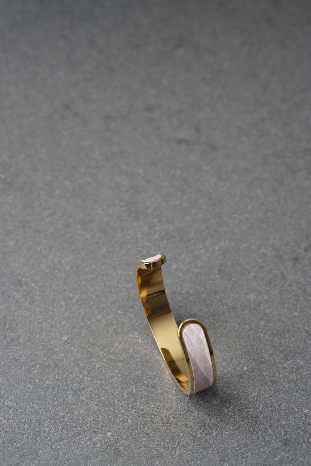 Bratara dama din inox 316 L cu insertie de piele roz