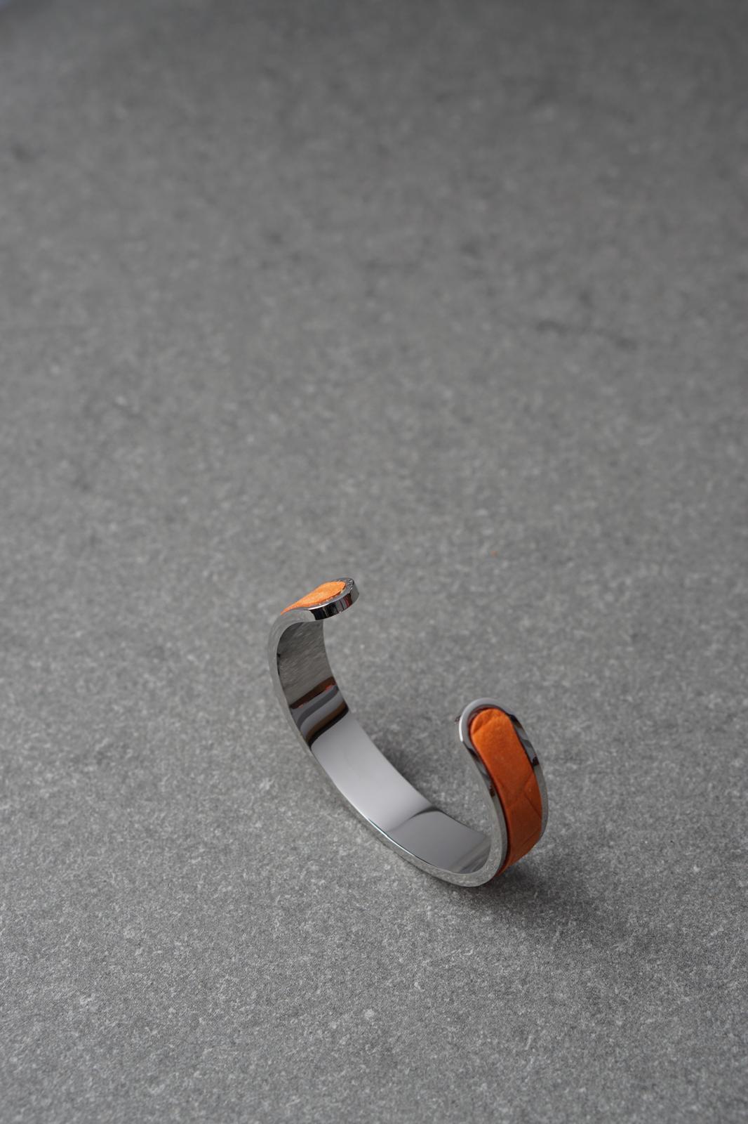 Bratara dama din inox 316 L cu insertie de piele portocalie