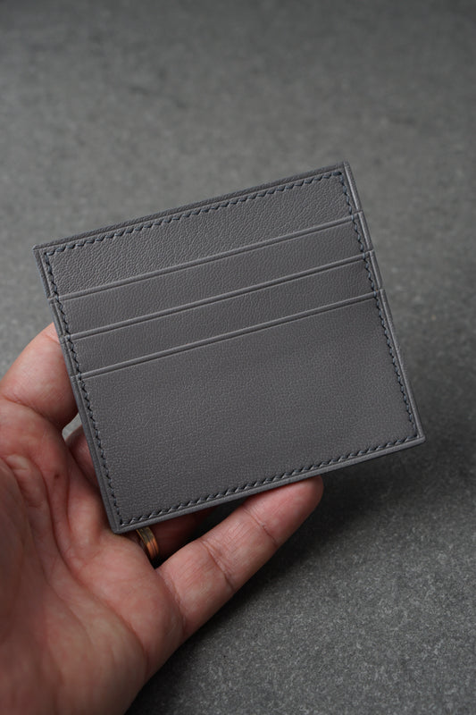 Portofel pentru carduri din piele, lucrat 100% manual din piele culoarea gri