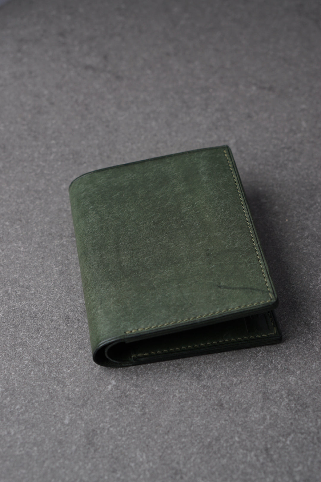 Portofel din piele tabacita vegetal lucrat 100% manual din piele naturală, Verde