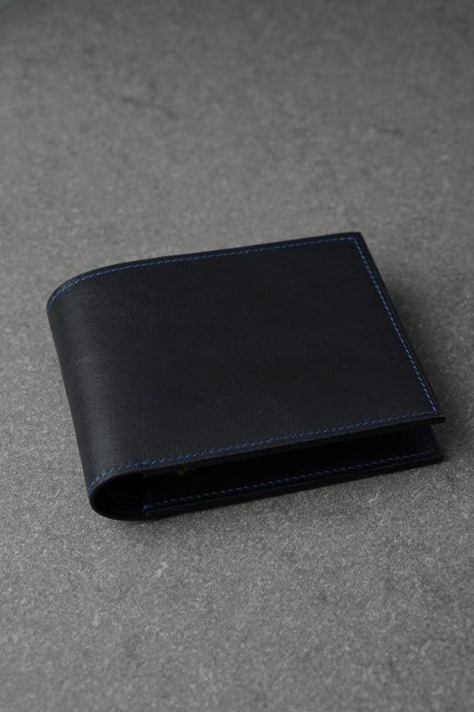 Portofel din piele lucrat 100% manual din piele neagra