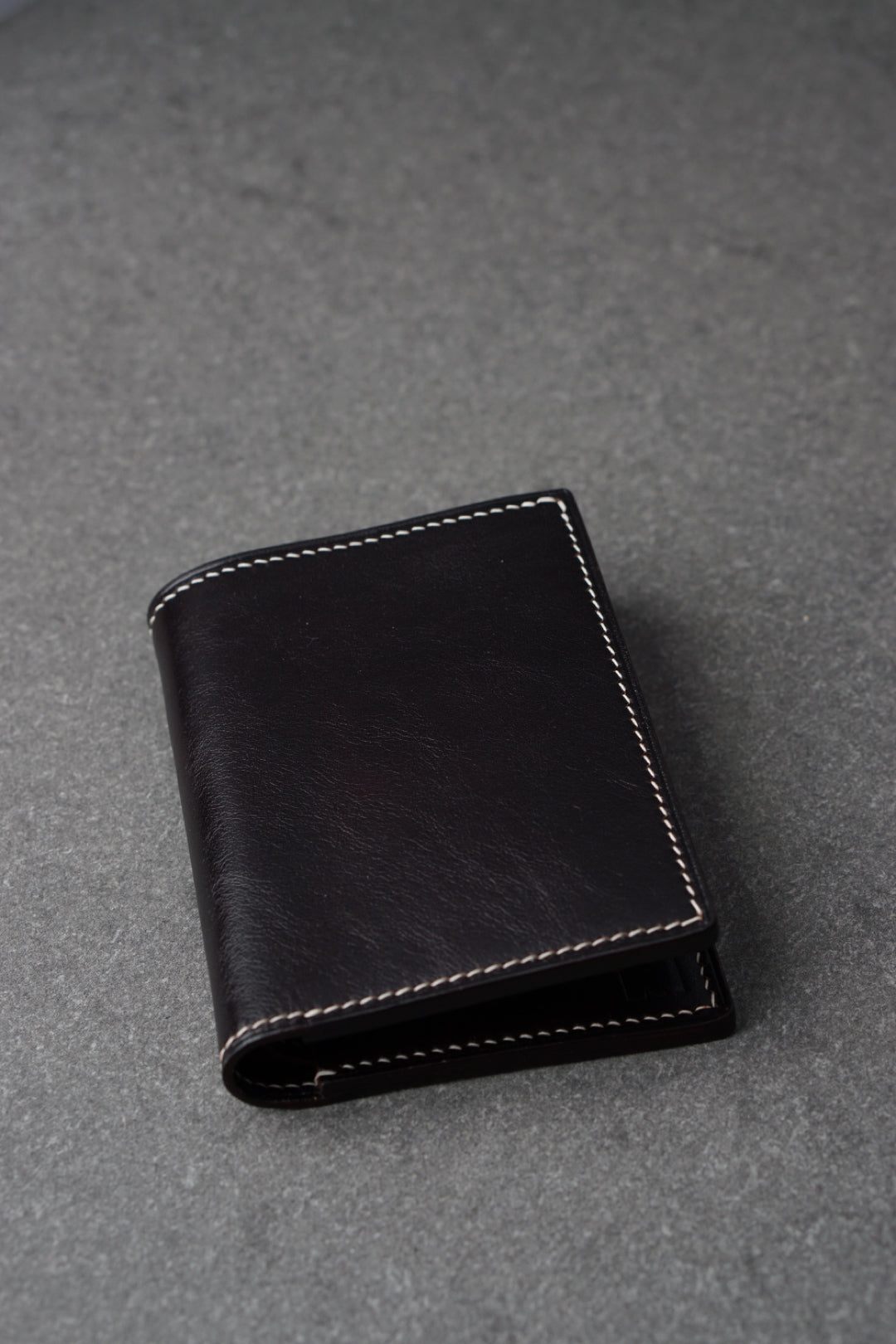 Portofel din piele lucrat 100% manual din piele culoarea cireasa putreda