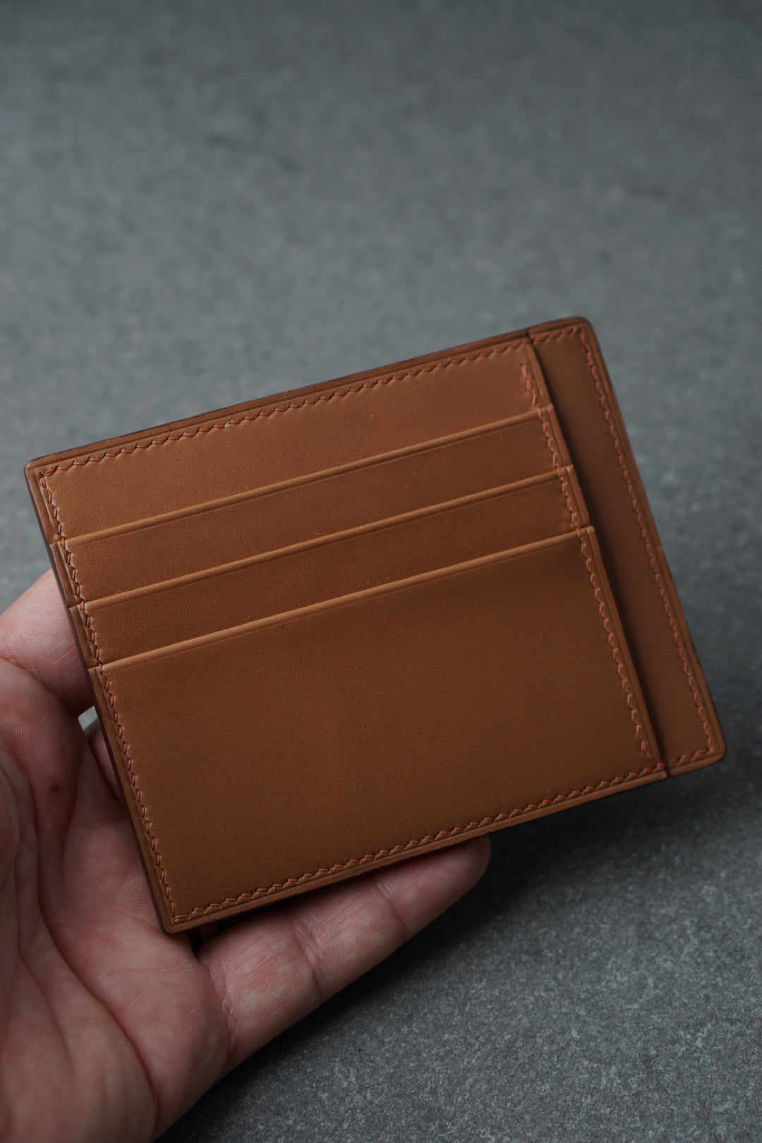 Portofel din piele lucrat 100% manual din piele maro deschis