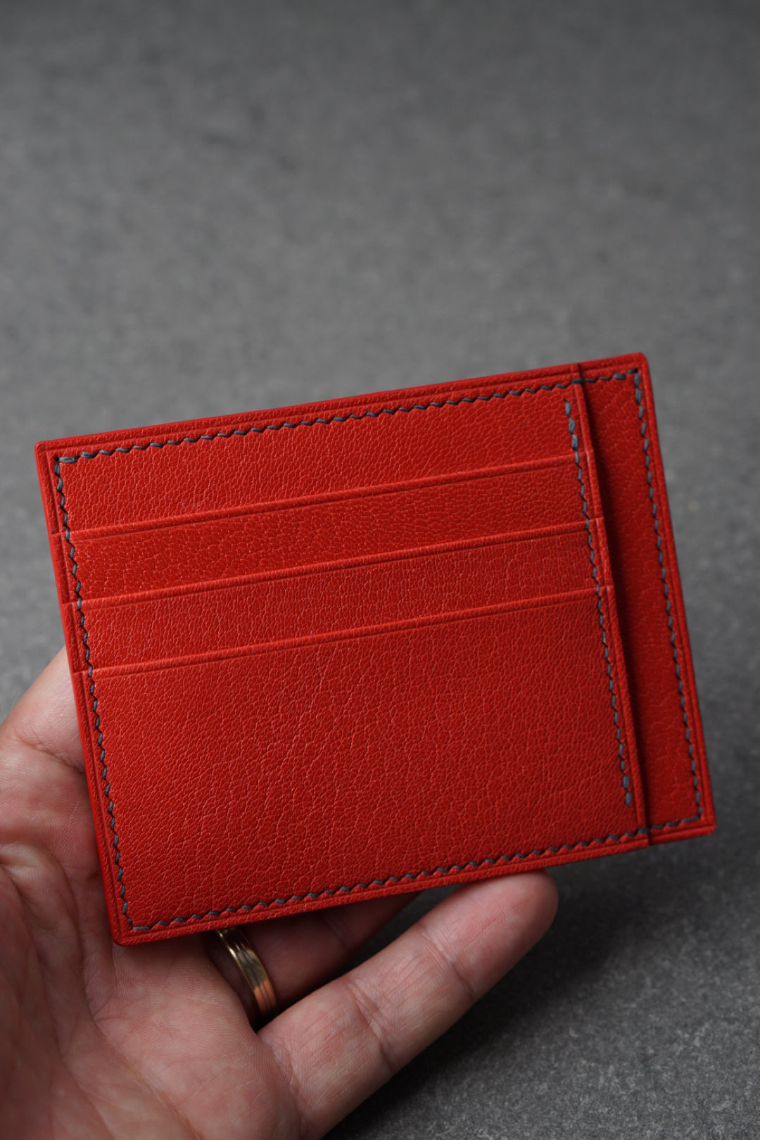 Portofel din piele lucrat 100% manual din piele culoarea rosie