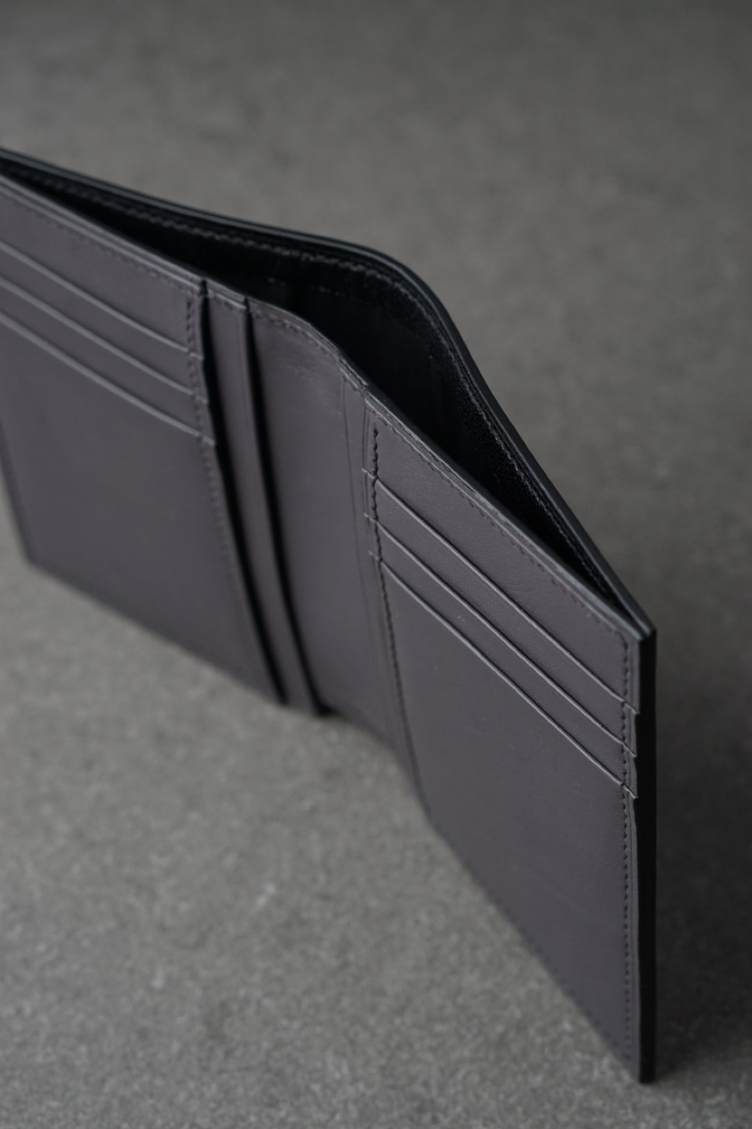 Portofel din piele lucrat 100% manual din piele neagra+ gri