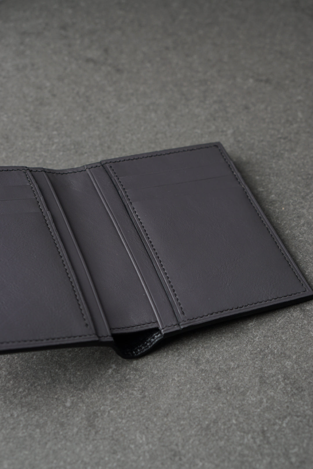 Portofel din piele lucrat 100% manual din piele neagra+ gri