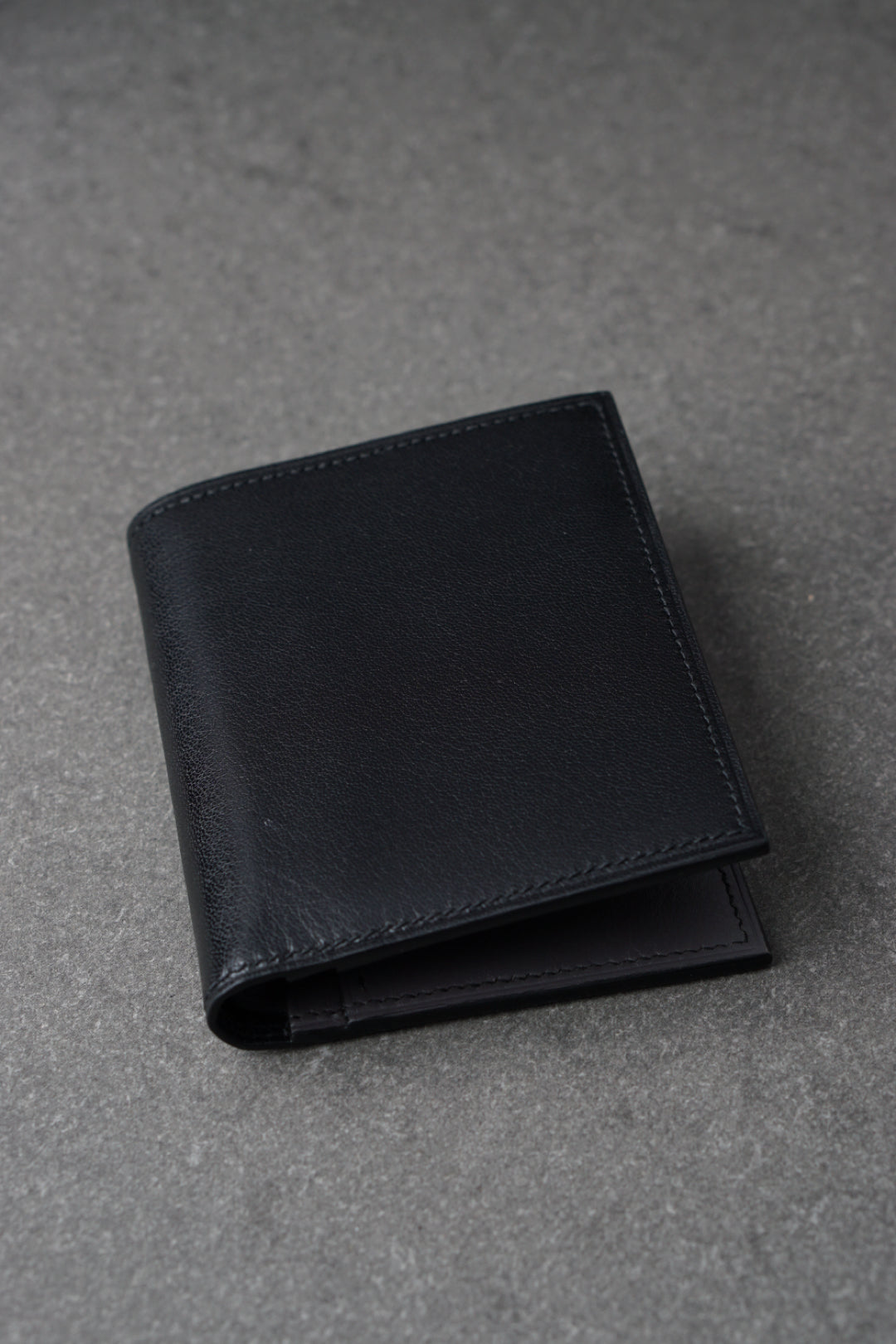 Portofel din piele lucrat 100% manual din piele neagra+ gri