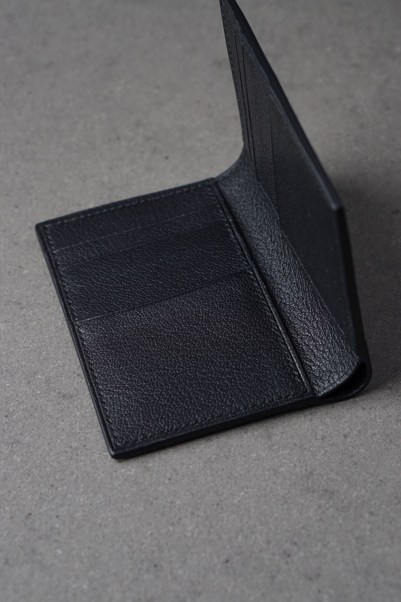 Portofel din piele lucrat 100% manual din piele naturală, Negru